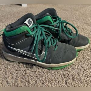 Little Kids Nike Basketball Shoes size 1
